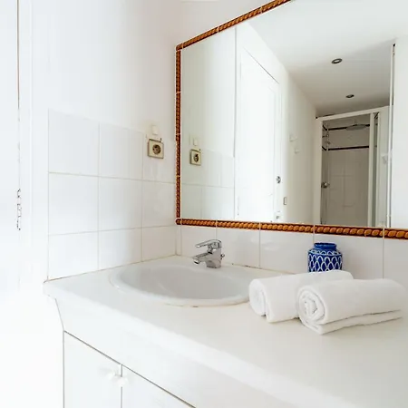 Apartment Veeve - Parisian Muse Paris