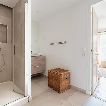 Veeve - Parisian Muse Apartment